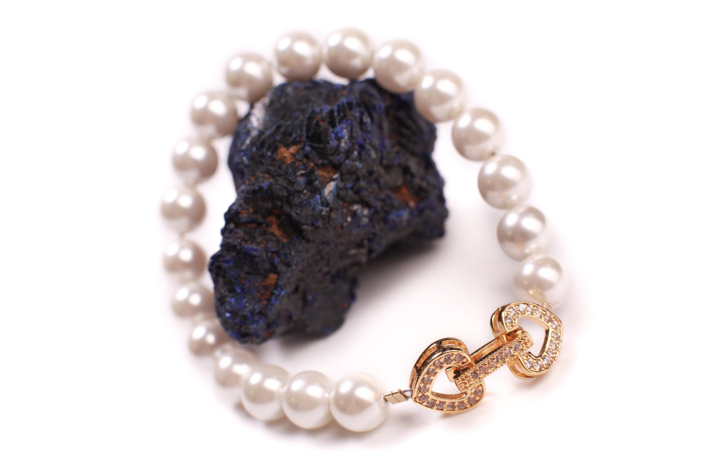 White South Sea Shell Pearl 8mm Bracelet in Fancy Heart CZ Diamond Gold Vermeil Foldable Clasp