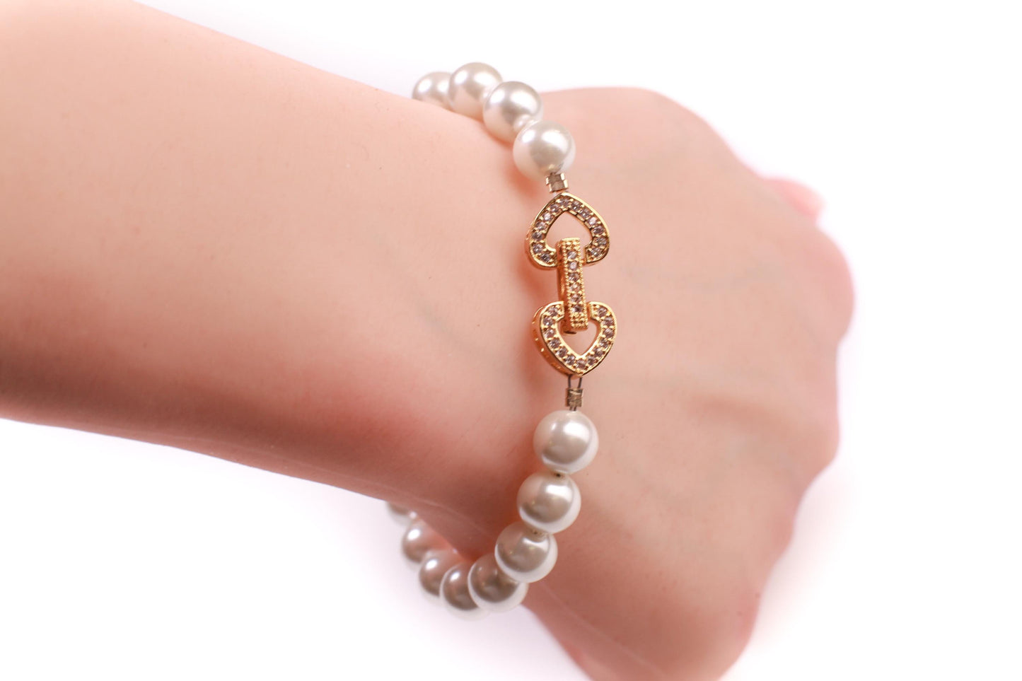 White South Sea Shell Pearl 8mm Bracelet in Fancy Heart CZ Diamond Gold Vermeil Foldable Clasp