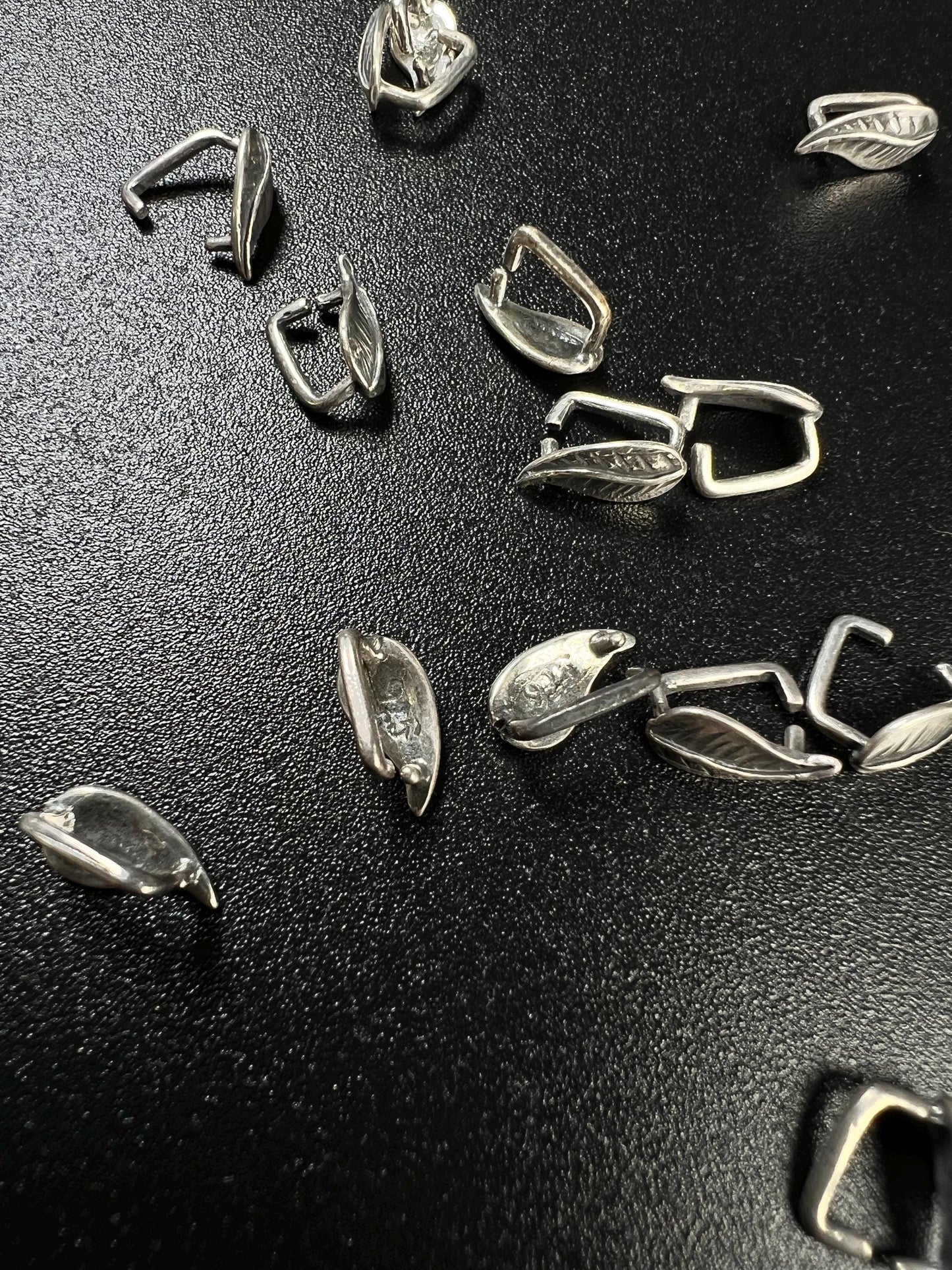 925 Sterling Silver Leaf bail, vintage handmade 8mm Bali pinch Bails Pendant holder. 1 piece