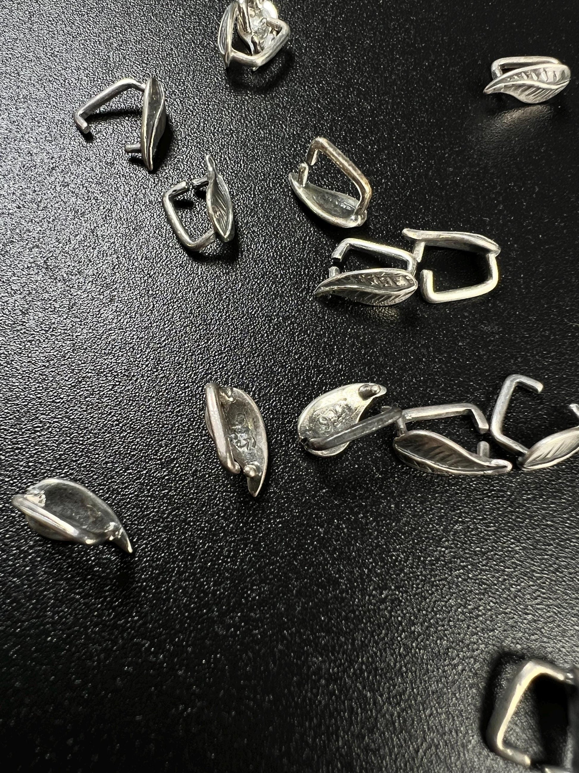 925 Sterling Silver Leaf bail, vintage handmade 8mm Bali pinch Bails Pendant holder. 1 piece