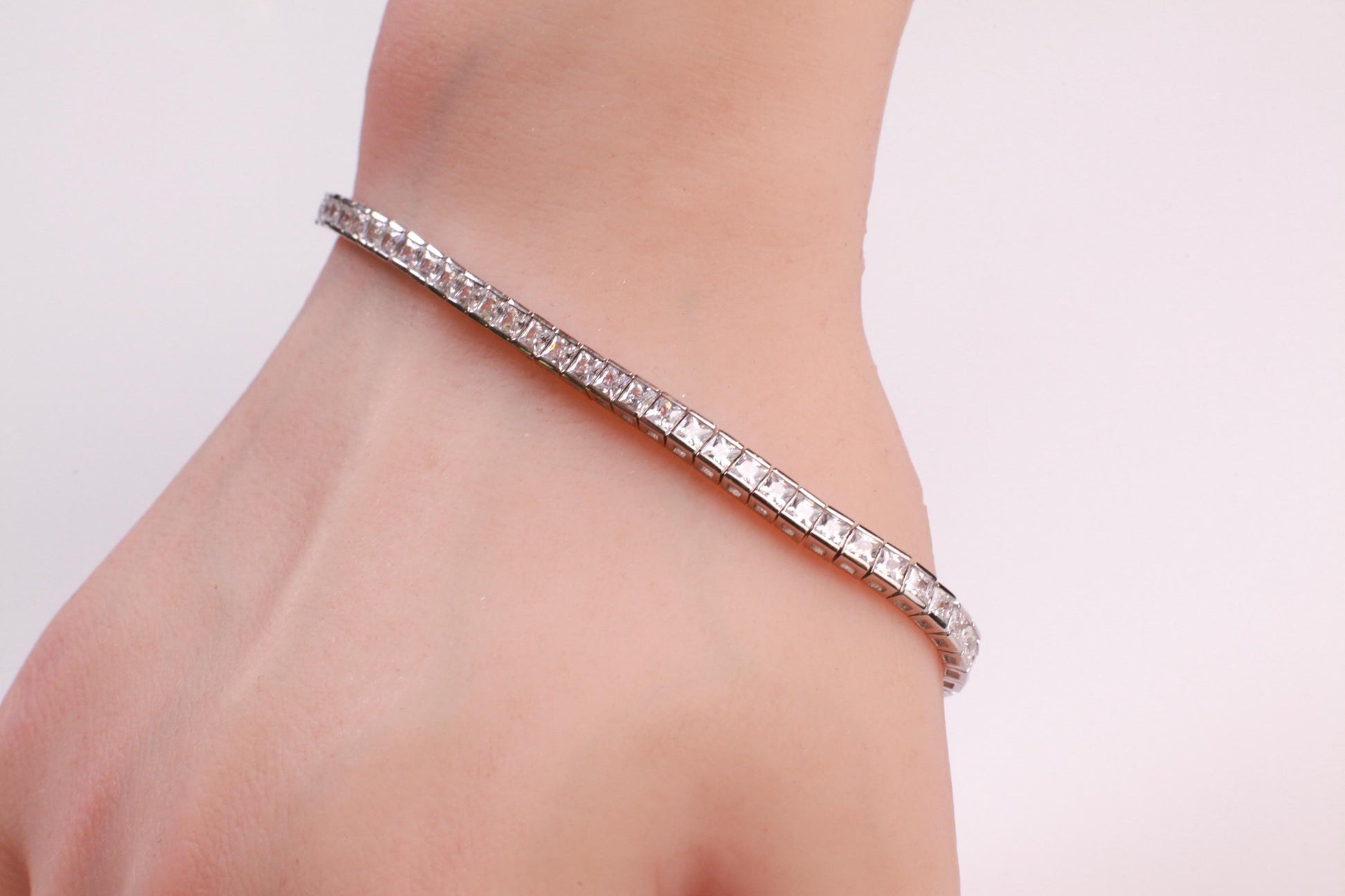 925 Sterling Silver CZ Diamond Princess cut Tennis Bracelet safety lock 7.5” 925 stamped . Elegant party evening wear bridal bracelet
