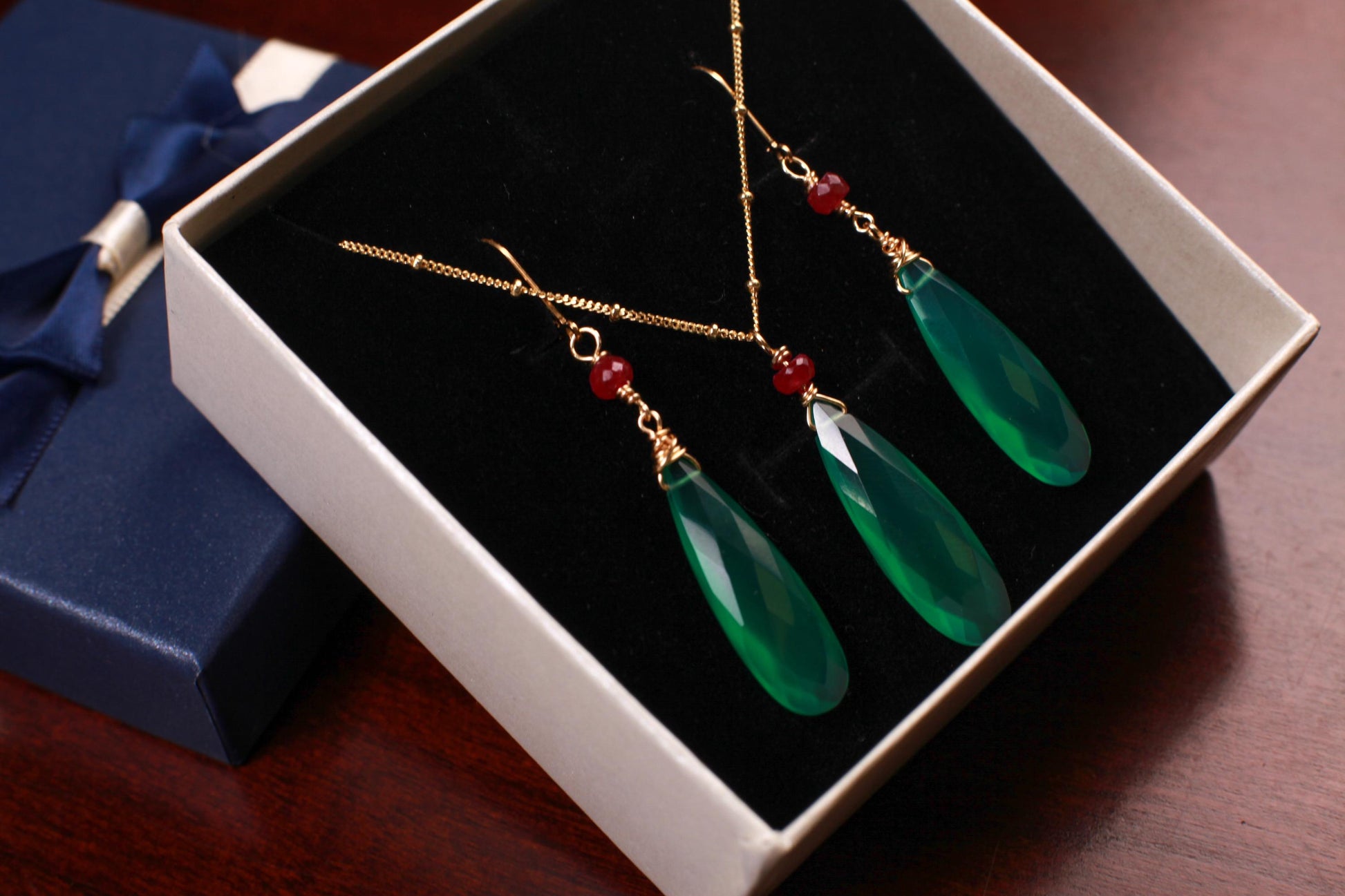 Genuine Green Onyx Faceted Long Pear Drop, genuine Ruby accent 14k Gold Vermeil Satellite Howl Necklace