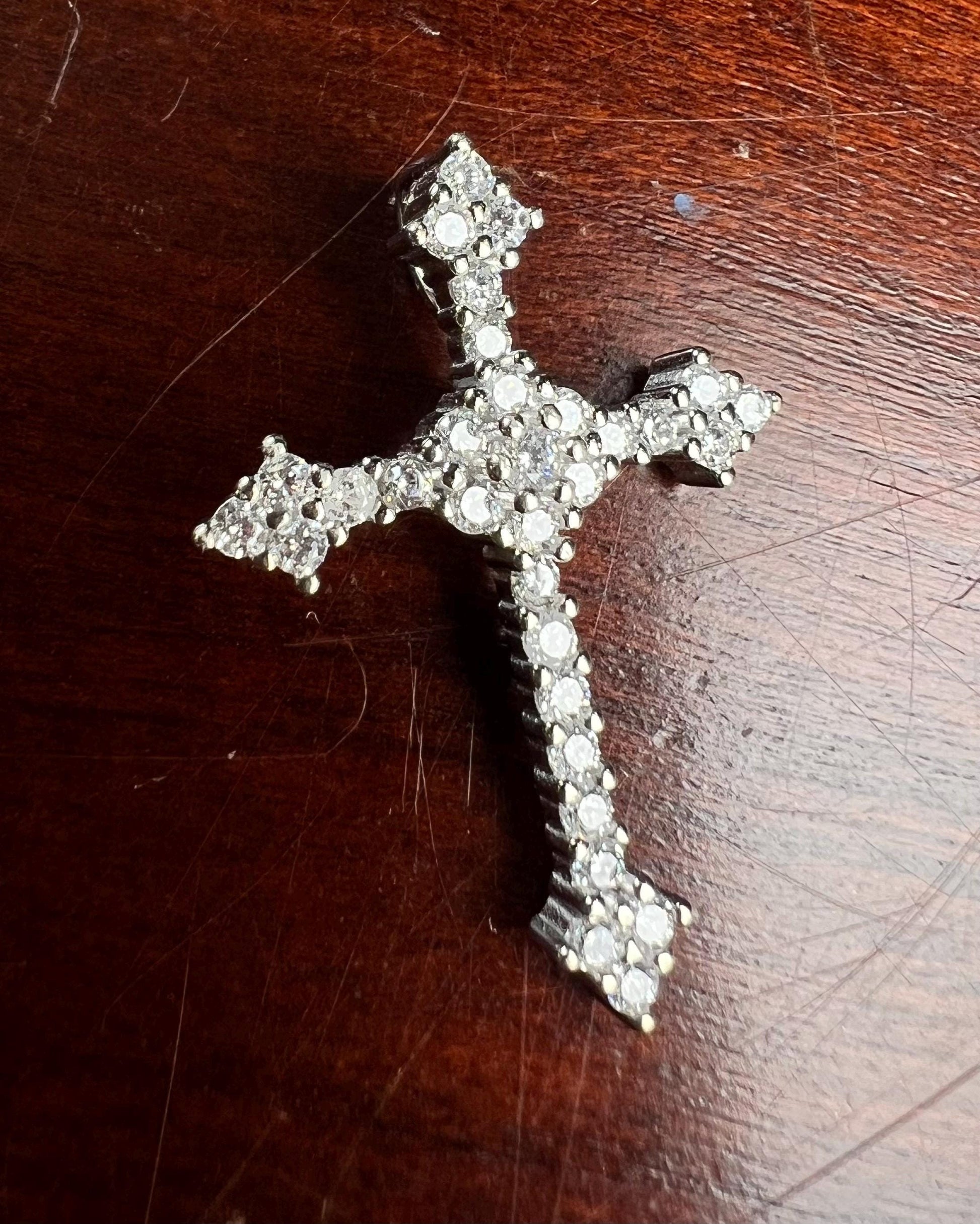 925 Sterling Silver CZ. Diamond setting Cross Pendant Necklace 925 stamped