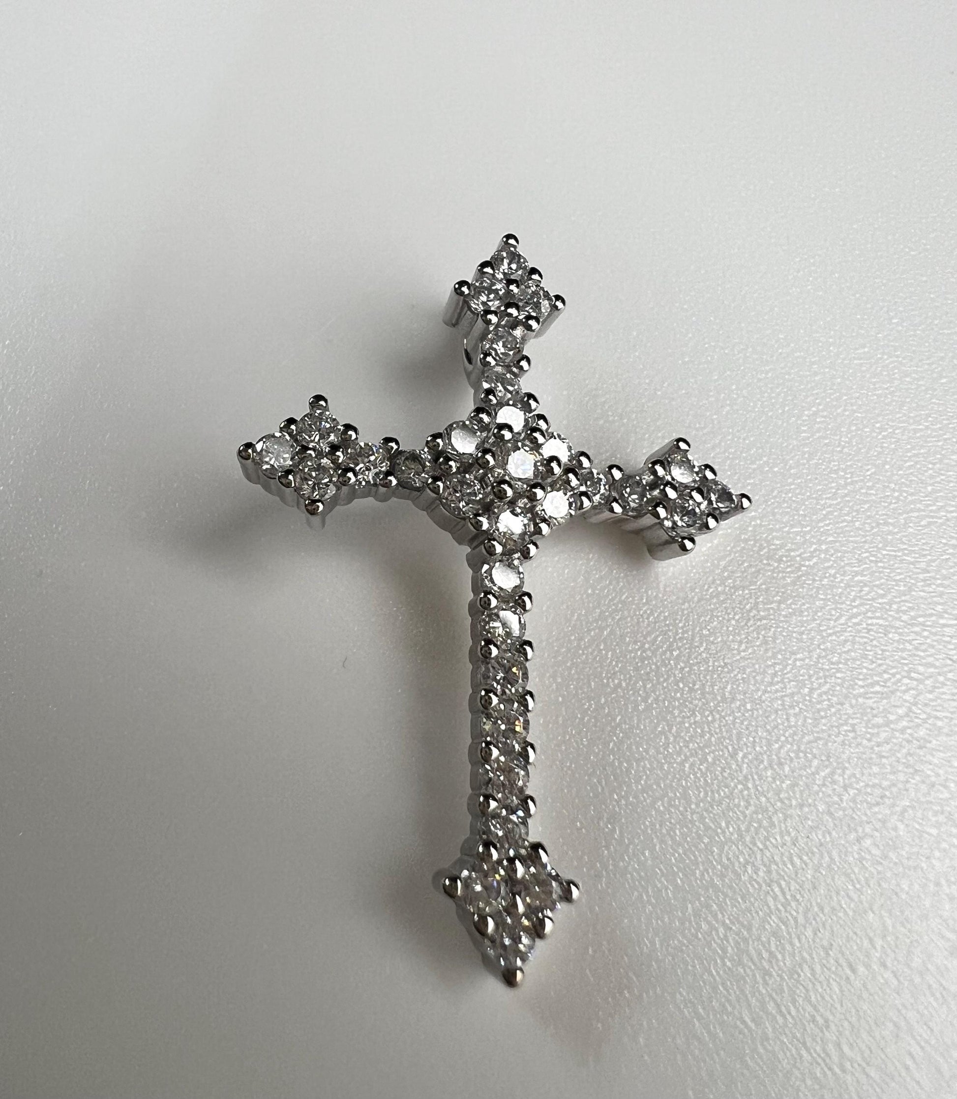 925 Sterling Silver CZ. Diamond setting Cross Pendant Necklace 925 stamped