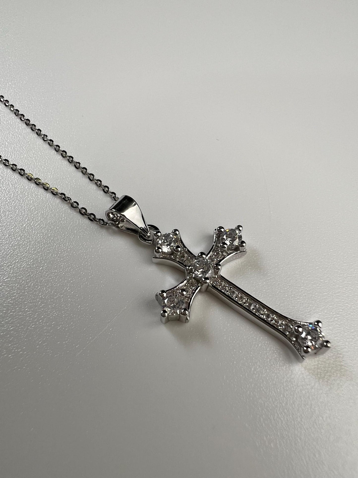 925 Sterling Silver CZ. Diamond setting Cross Pendant Necklace 925 stamped