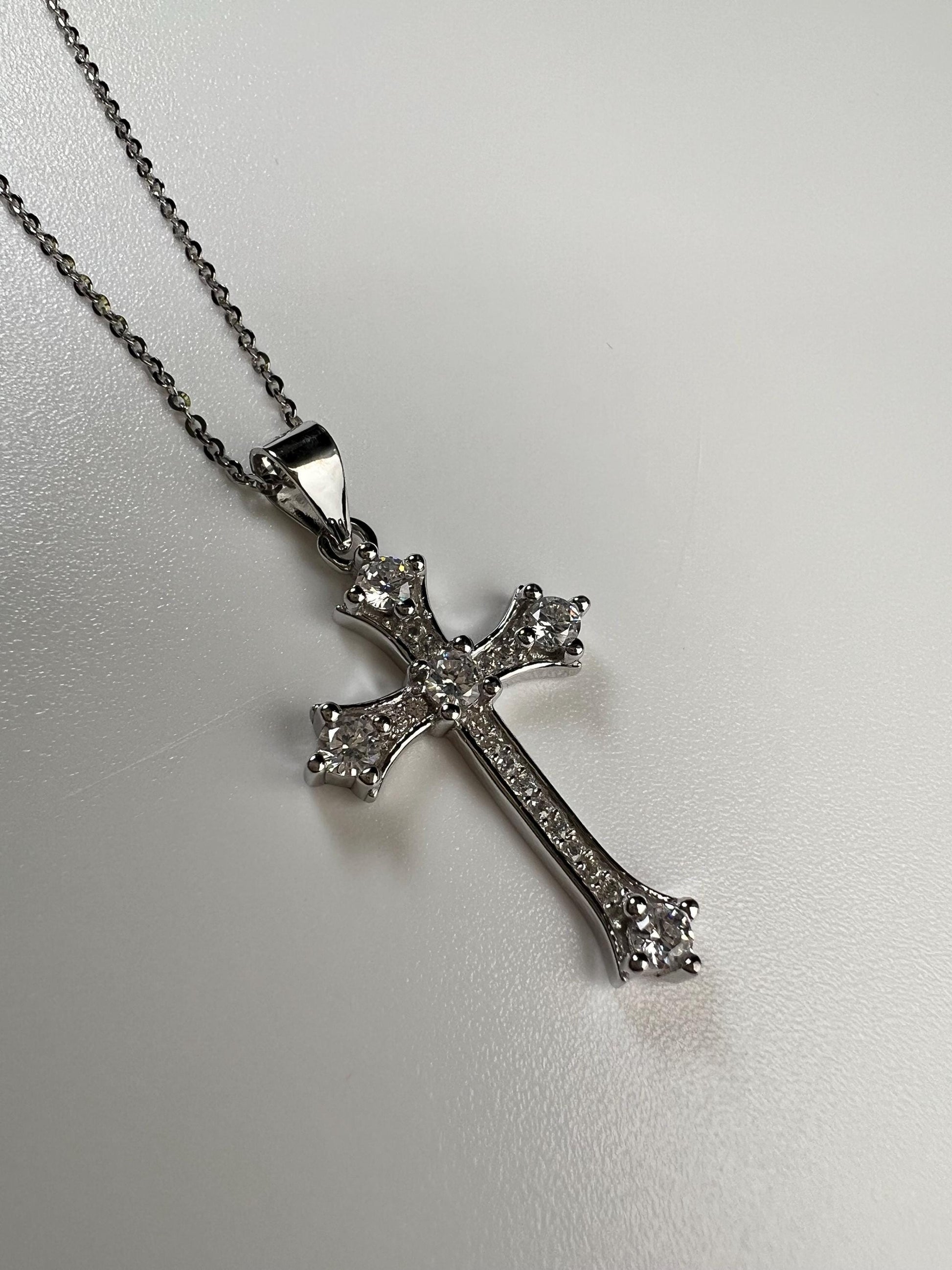 925 Sterling Silver CZ. Diamond setting Cross Pendant Necklace 925 stamped