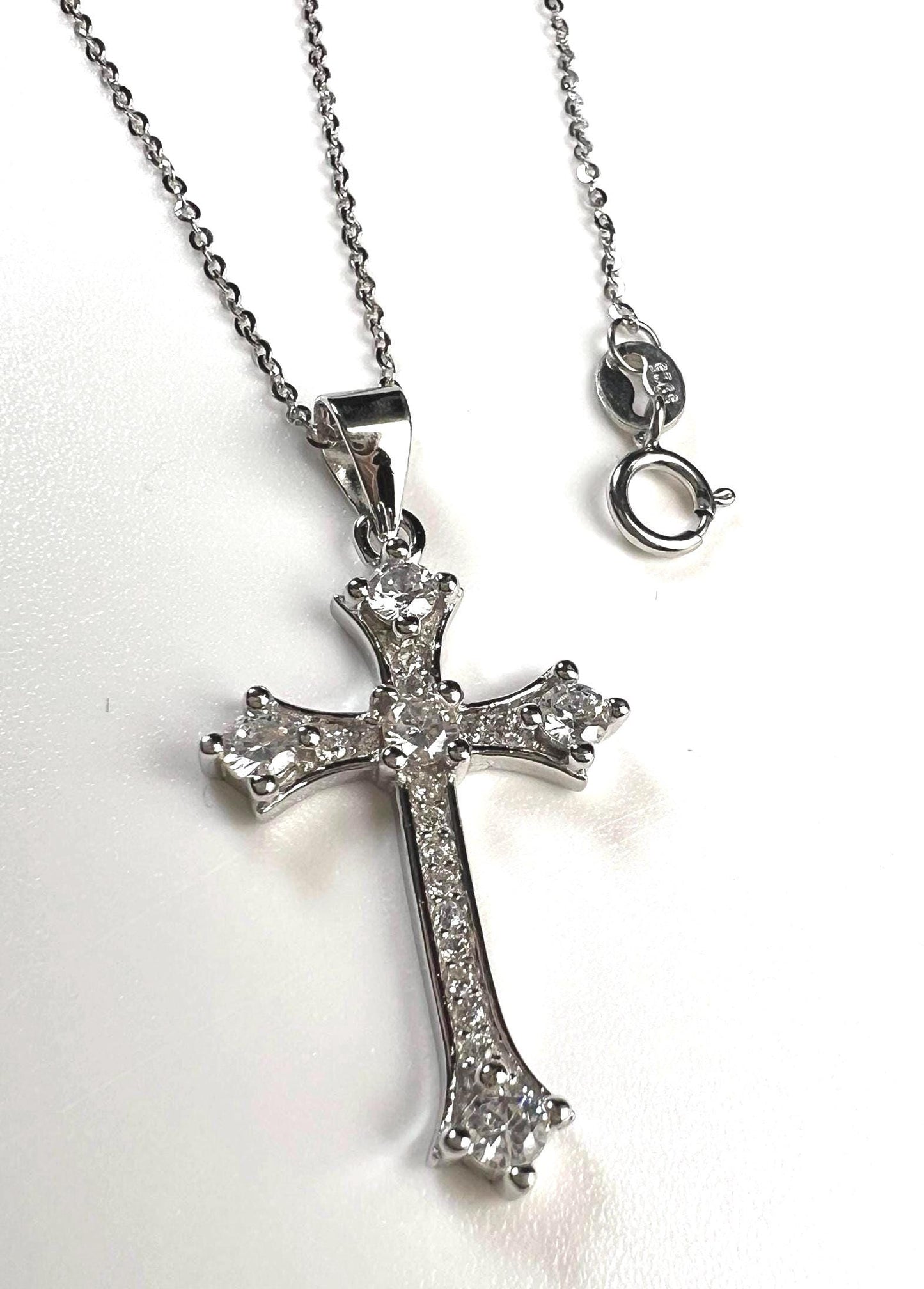 925 Sterling Silver CZ. Diamond setting Cross Pendant Necklace 925 stamped