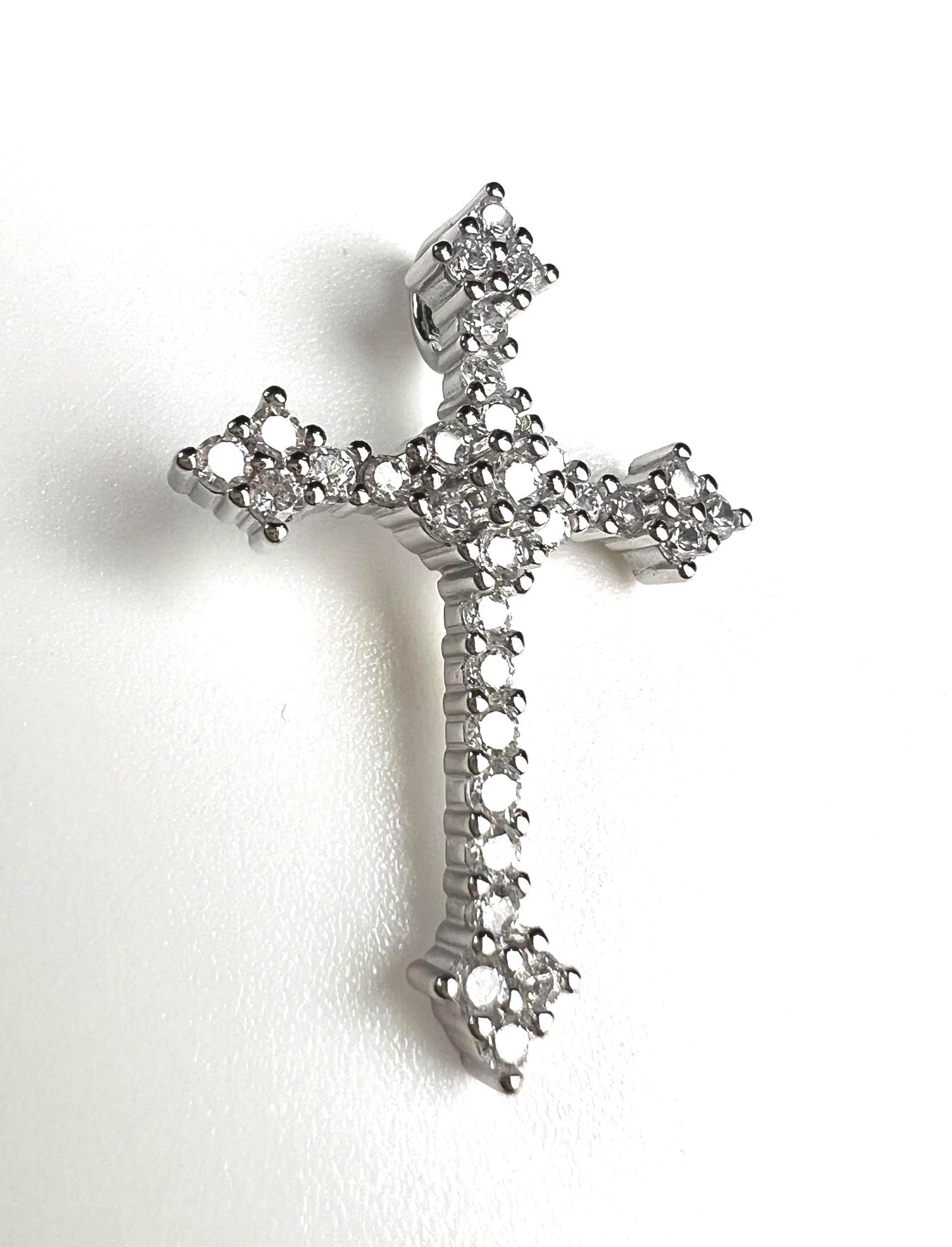 925 Sterling Silver CZ. Diamond setting Cross Pendant Necklace 925 stamped