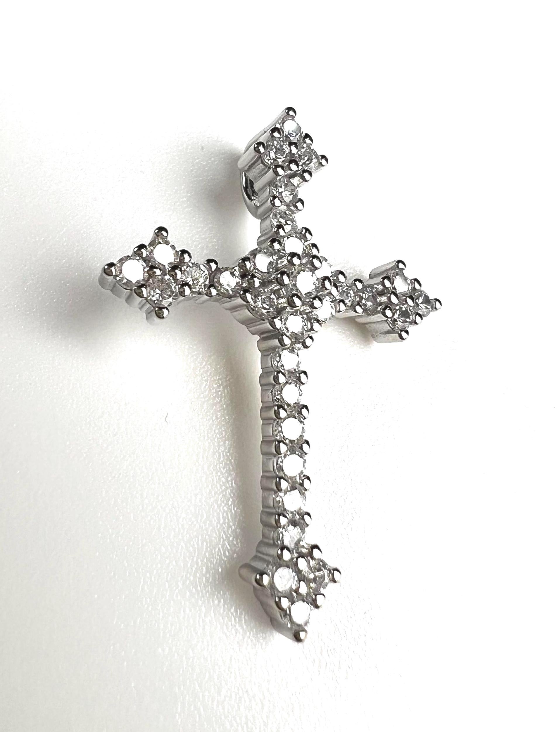 925 Sterling Silver CZ. Diamond setting Cross Pendant Necklace 925 stamped