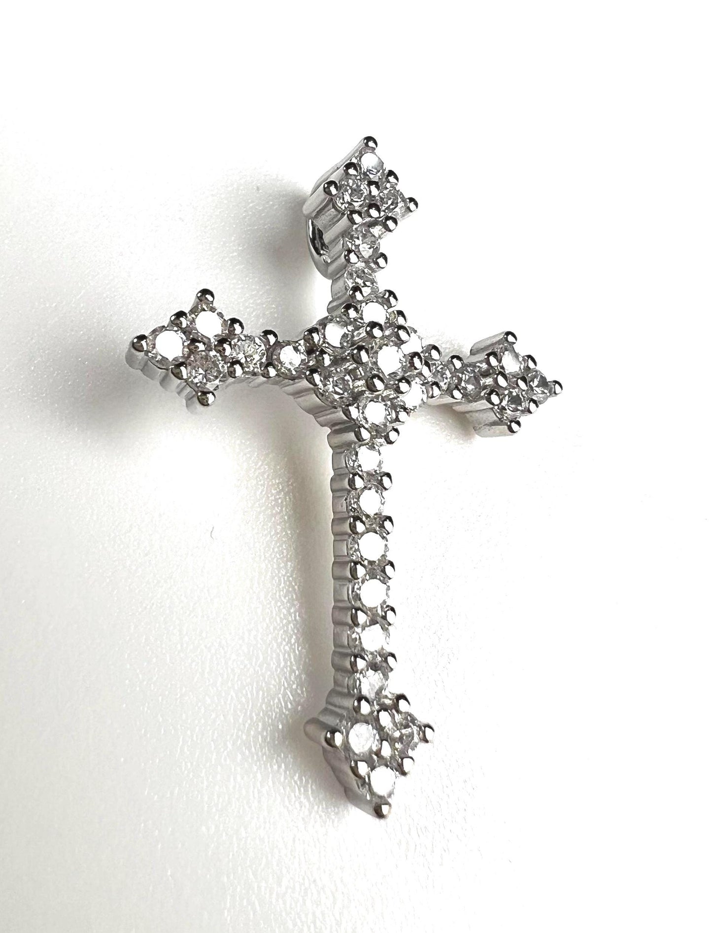 925 Sterling Silver CZ. Diamond setting Cross Pendant Necklace 925 stamped