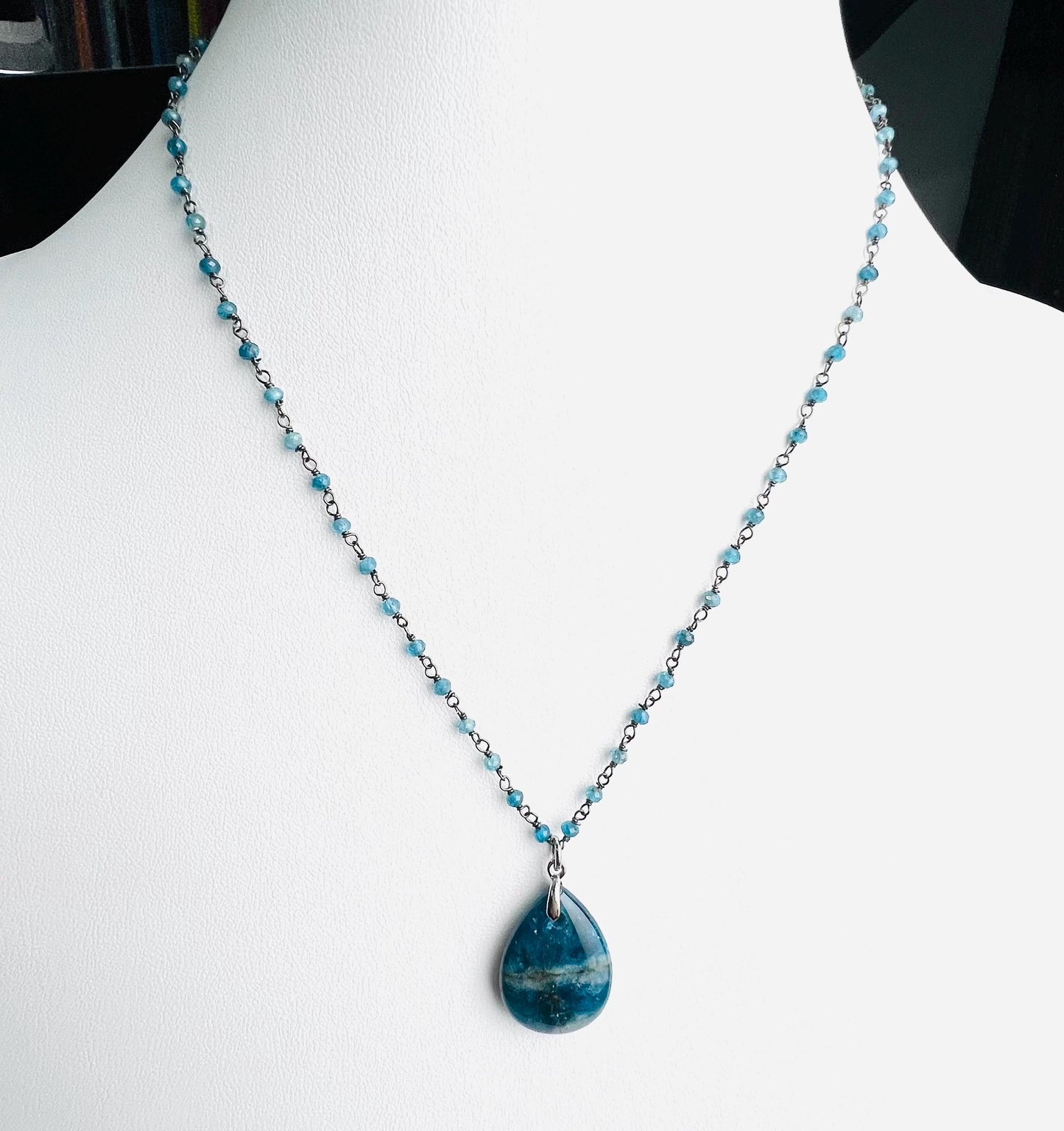 Natural Apatite gemstone drop 18x25mm pendant and chain necklace beautiful pattern smooth pendant and natural Apatite beaded chain