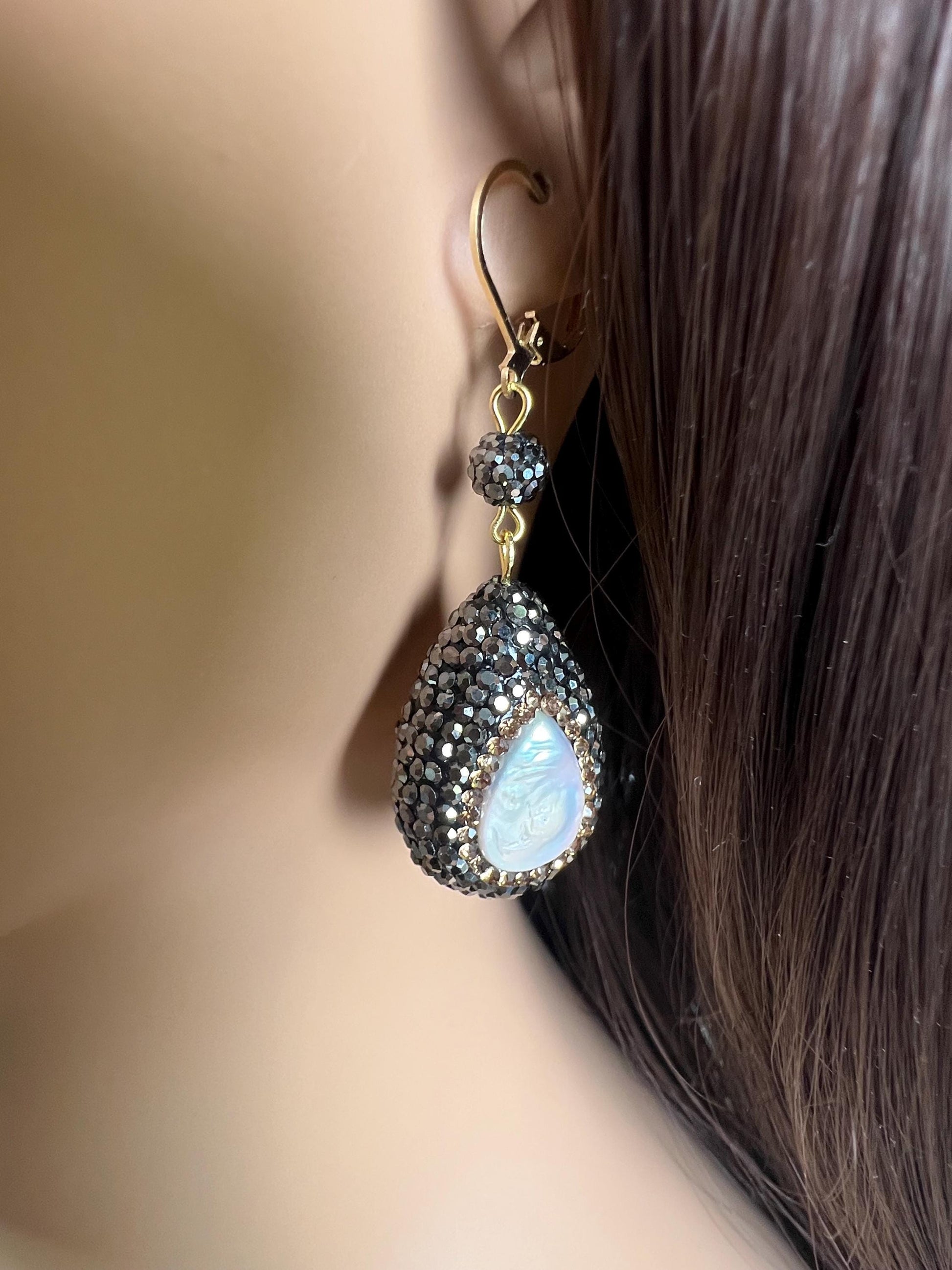 Freshwater coin pearl setting Pave crystal Puff oval drop 20x29mm dangling gold earring. Large and light wt beautiful earrings