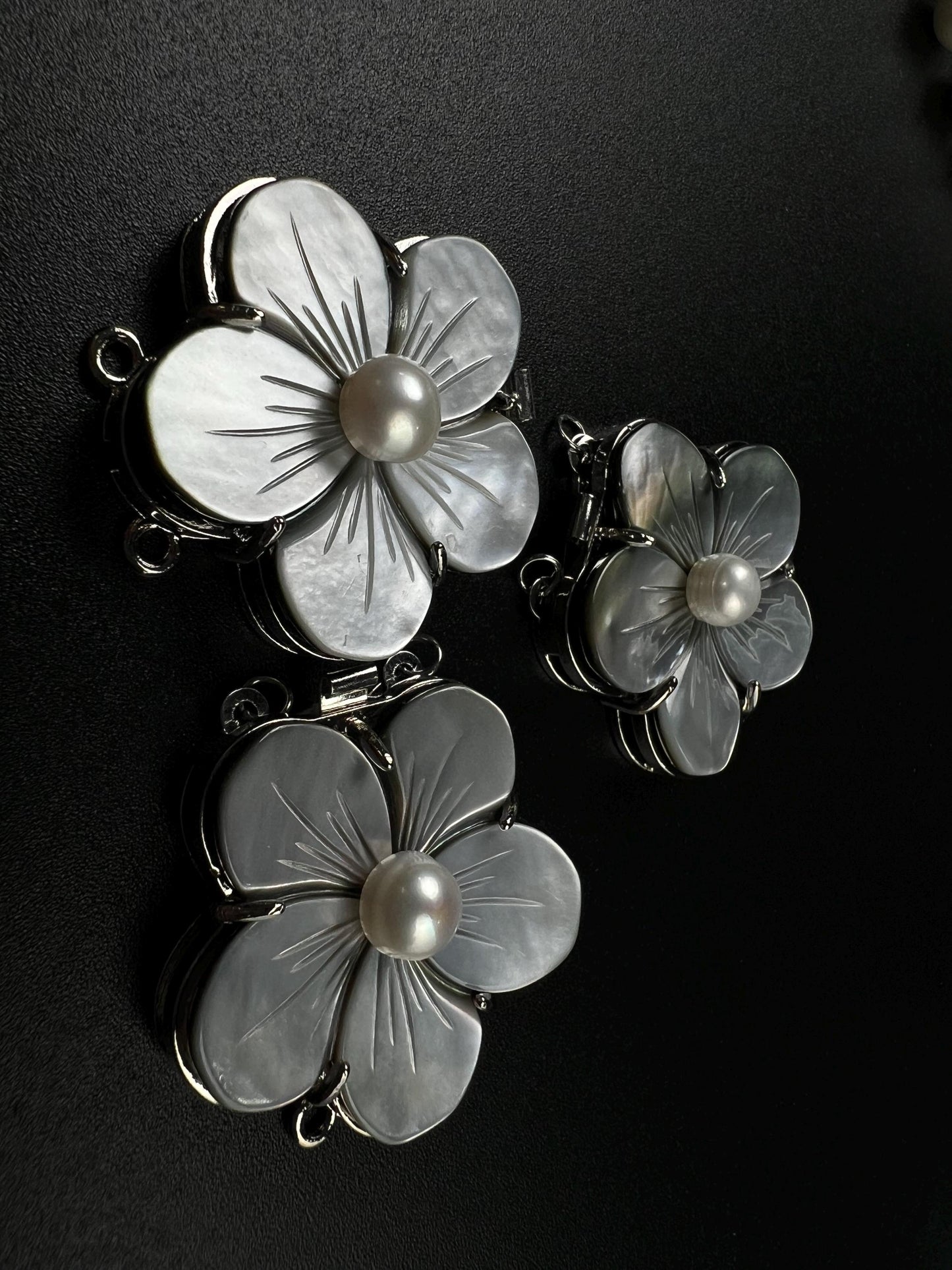 Natural Mother of pearl black lip 2 line Fancy Daisy flower pearl clasp Jewelry Making Rhodium silver push open use for 2 or 4 line necklace