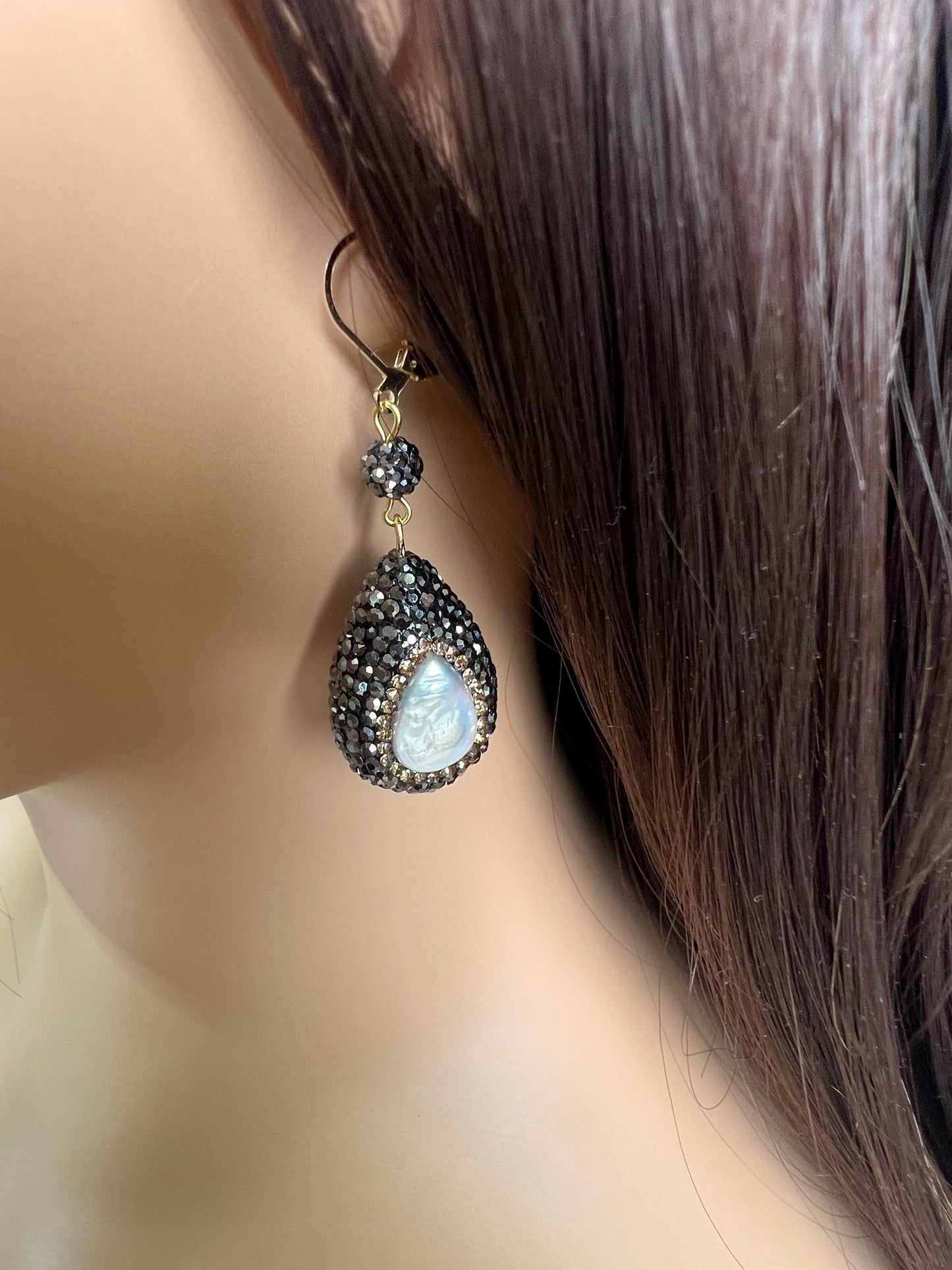 Freshwater coin pearl setting Pave crystal Puff oval drop 20x29mm dangling gold earring. Large and light wt beautiful earrings