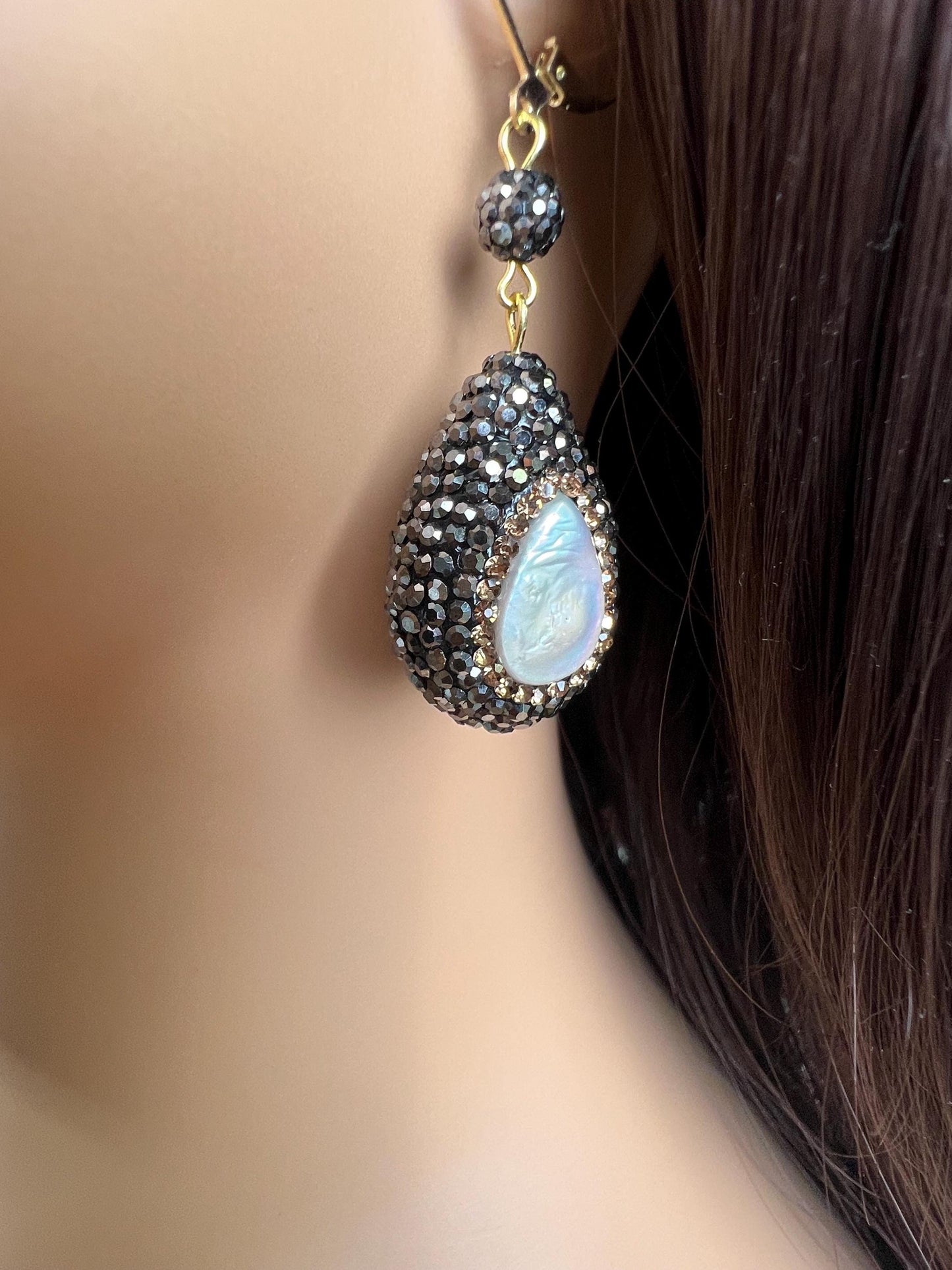 Freshwater coin pearl setting Pave crystal Puff oval drop 20x29mm dangling gold earring. Large and light wt beautiful earrings