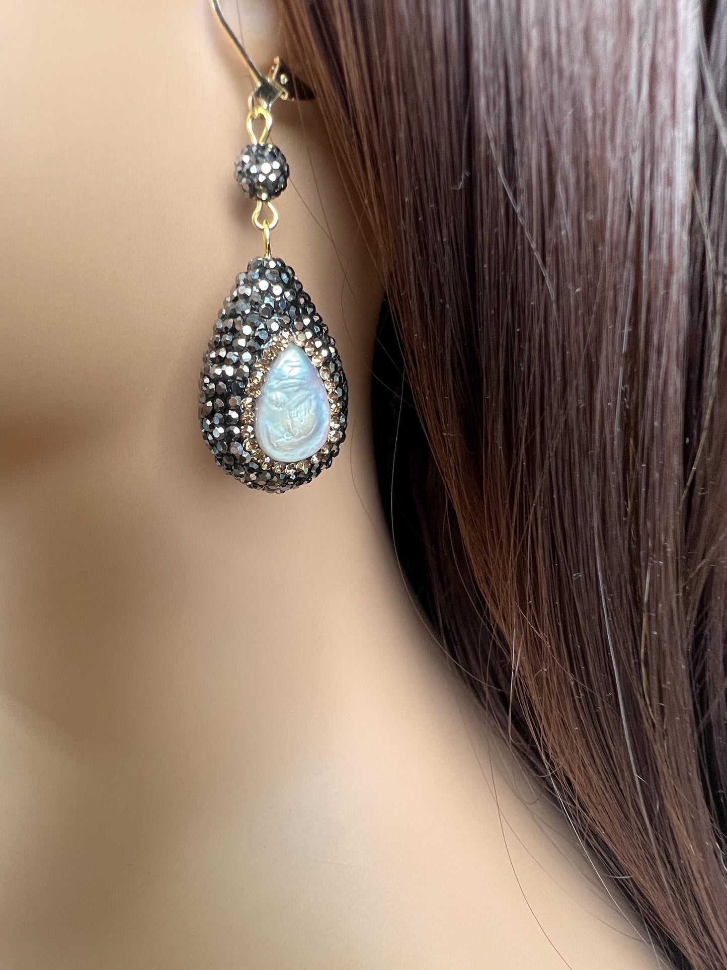 Freshwater coin pearl setting Pave crystal Puff oval drop 20x29mm dangling gold earring. Large and light wt beautiful earrings