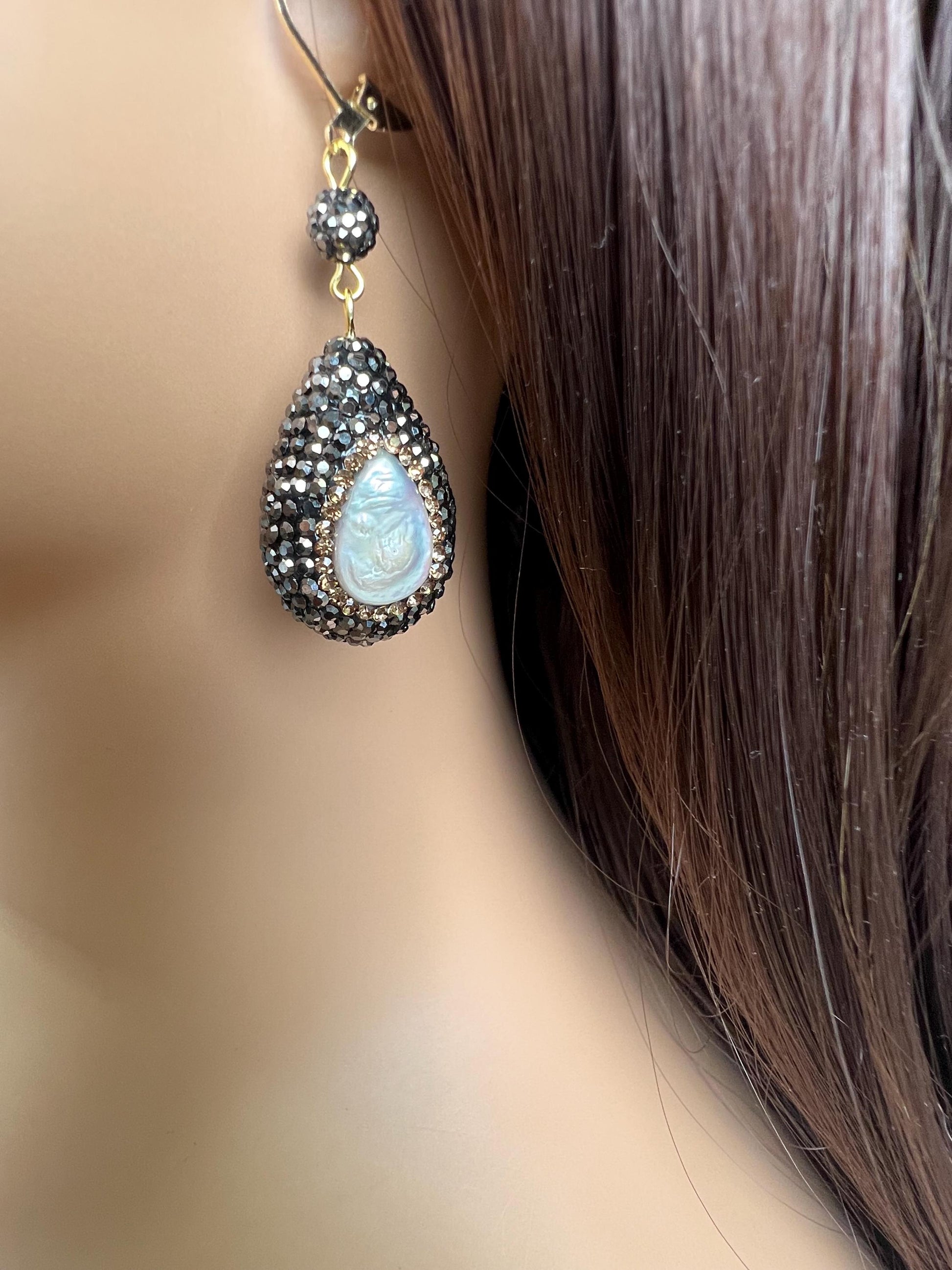 Freshwater coin pearl setting Pave crystal Puff oval drop 20x29mm dangling gold earring. Large and light wt beautiful earrings