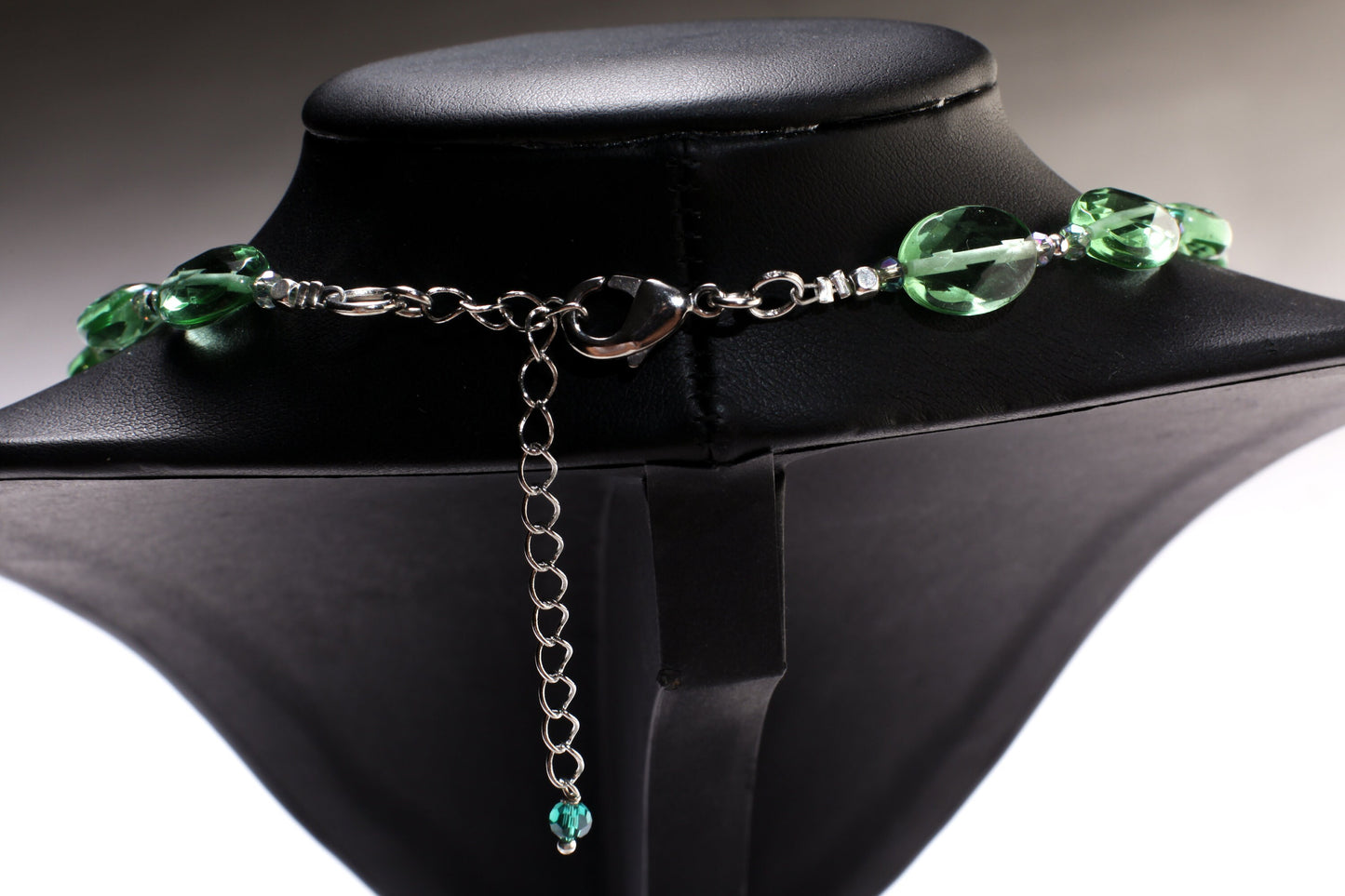 Green Quartz Faceted Oval, Matching Crystal Accent Beads 20.5" Necklace with 3" Extension Chain