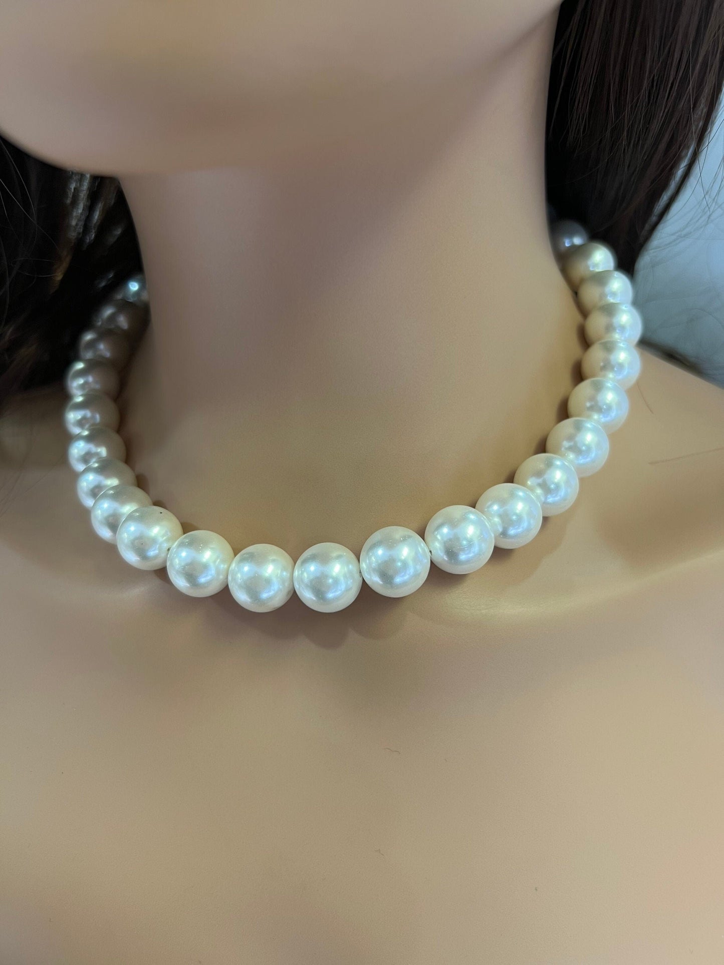 14mm large White South Seashell Pearl Round Statement Necklace with Strong CZ Magnetic Clasp, elegant Bridesmaids wedding evening wear gift